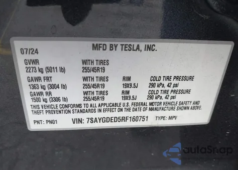 2024 Tesla Model Y Long Range Dual Motor All-Wheel Drive/Rwd z USA, uszkodzony, nr VIN 7SAYGDED5RF160751
